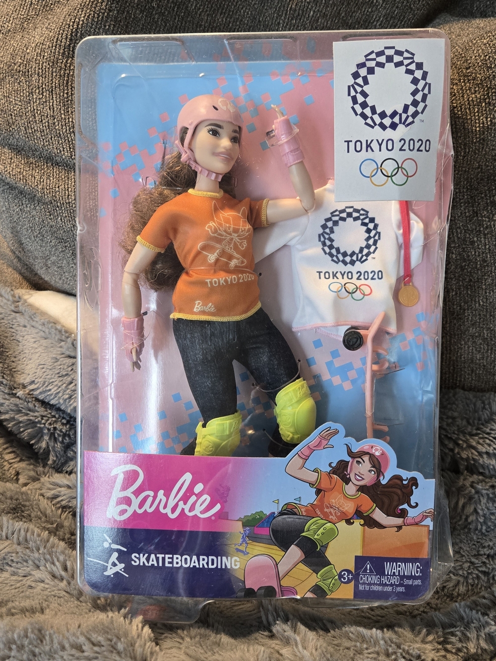 Barbie Skateboarding Doll - Orange Shirt, Pink Helmet & Lime Pads